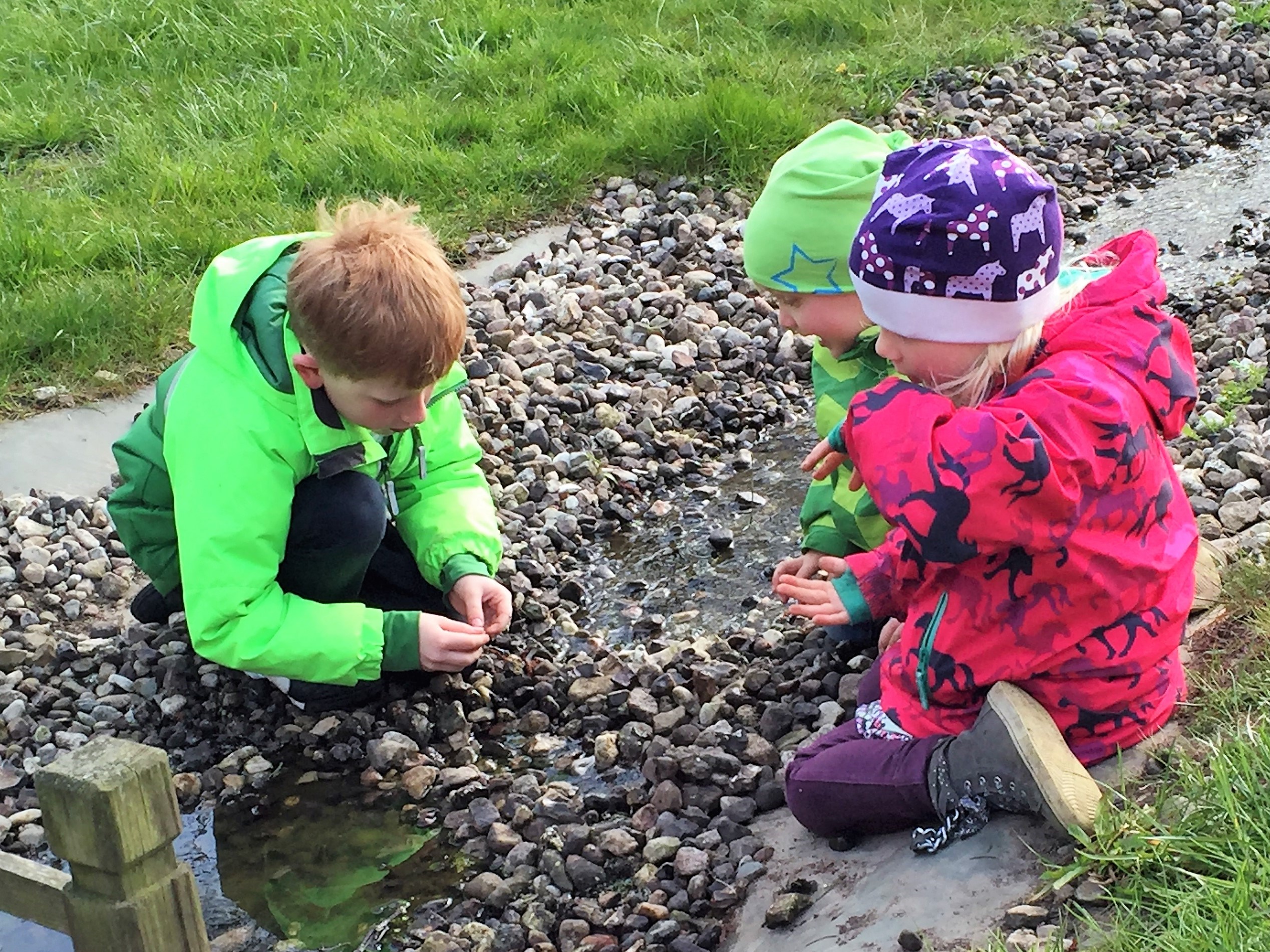 Spielende Kinder